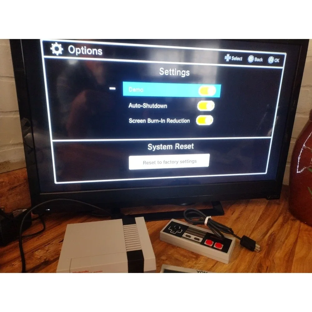 Nintendo Clv-001 Nes Classic Edition 30 Games Included! Great Condition 2 Cntrls
